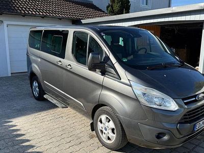 Begagnad Ford Tourneo 131 HK (96 kW) 2016 Grå Minibuss