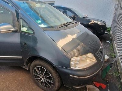 Second-hand VW Sharan 131 CP (96 kW) 2004 Bej Monovolum