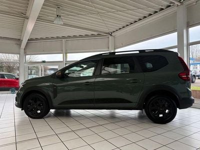 Grün Gebraucht 2024 Dacia Jogger Extreme Van / Kleinbus | 19.950 € (Fairer Preis)