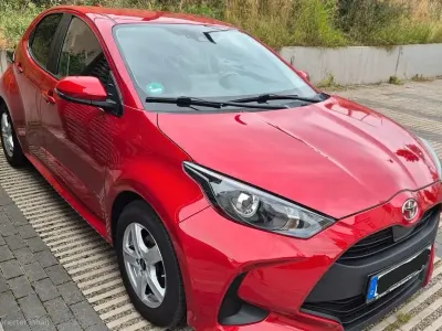 Gebraucht Toyota Yaris Comfort 72 PS (52 kW) 2021 Rot Kleinwagen