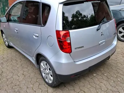 Gebraucht Mitsubishi Colt 95 PS (69 kW) 2012 Silber Kleinwagen