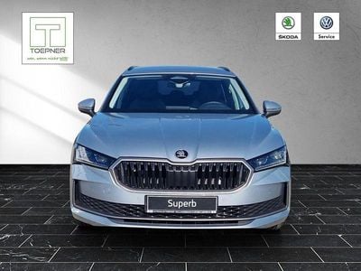 Neu Skoda Superb Selection 150 PS (110 kW) 2026 Silber Kombi