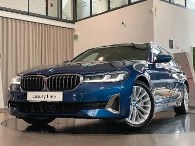 Gebraucht BMW 530e Luxury Line 292 PS (214 kW) 2023 Blau Limousine