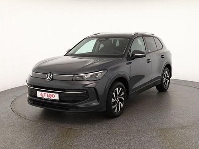 Grau Gebraucht 2024 VW Tiguan SUV | 35.890 € (Fairer Preis)