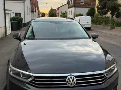 Gebraucht VW Passat 150 PS (110 kW) 2018 Grau Kombi