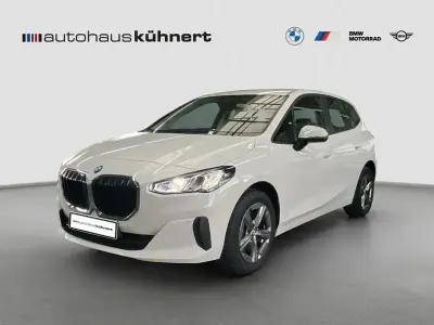 Gebraucht BMW 223 Active Tourer Sport Line 197 PS (144 kW) 2023 Weiß Van / Kleinbus