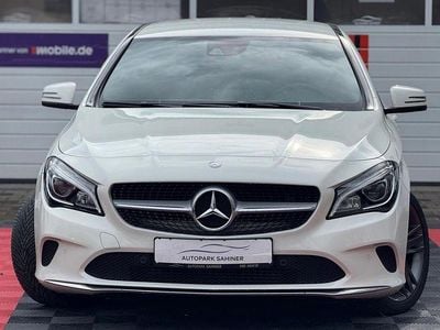 Gebraucht Mercedes CLA220 Shooting Brake 177 PS (130 kW) 2017 Weiß Kombi