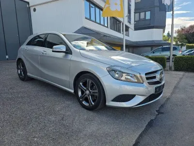 Gebraucht Mercedes A180 122 PS (89 kW) 2013 Silber Kleinwagen