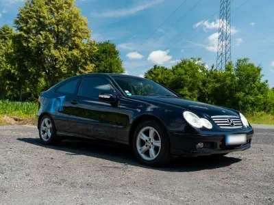 Gebraucht Mercedes C180 143 PS (105 kW) 2003 Schwarz Coupé