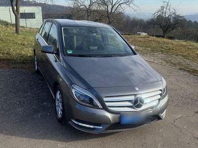 Gebraucht Mercedes B200 136 PS (100 kW) 2013 Grau Van / Kleinbus