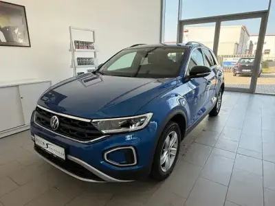 Usata VW T-Roc 150 CV (110 kW) 2025 Blu SUV