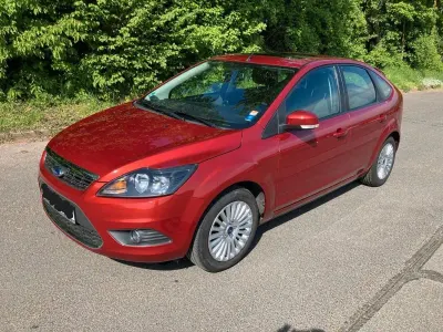 Używany Ford Focus Titanium 136 KM (100 kW) 2009 Pomarańczowy Sedan/Limuzyna