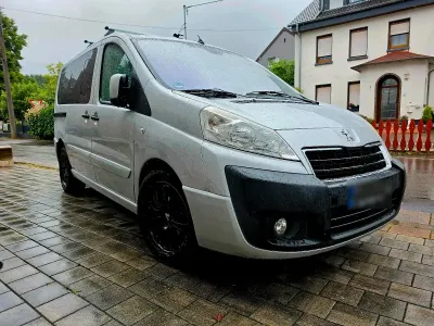 Gebraucht Peugeot TePee 163 PS (119 kW) 2012 Silber Van / Kleinbus
