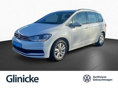 Gebraucht VW Touran Comfortline 122 PS (89 kW) 2022 Weiß Van / Kleinbus
