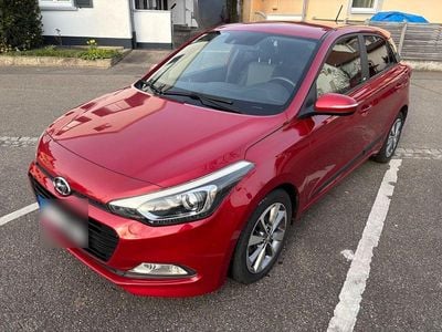 Gebraucht Hyundai i20 Passion Plus 101 PS (74 kW) 2017 Rot Kleinwagen