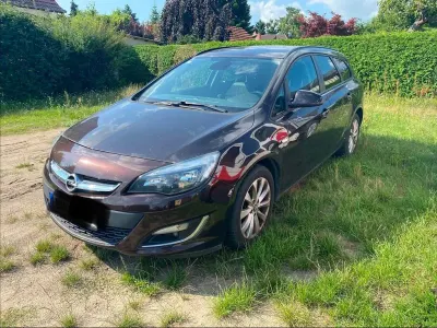 Gebraucht Opel Astra 165 PS (121 kW) 2012 Rot Kombi