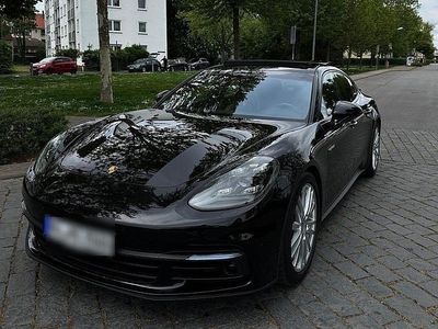 Porsche Panamera 4
