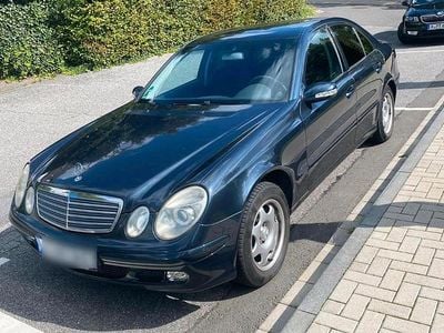 Mercedes E200