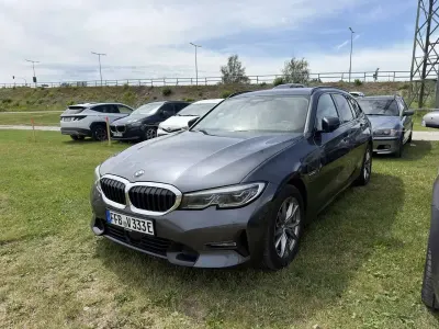 Gebraucht BMW 330e Sport Line 292 PS (214 kW) 2020 Grau Kombi