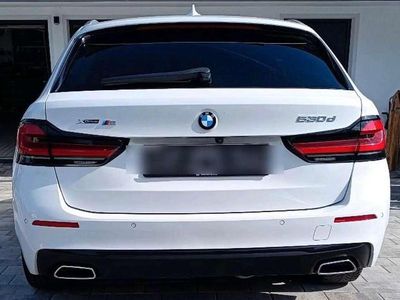 Weiß Gebraucht 2021 BMW 530 Luxury Line Kombi | 35.500 € (Fairer Preis)
