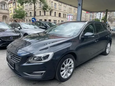 Gebraucht Volvo V60 Summum 190 PS (139 kW) 2017 Grau Kombi