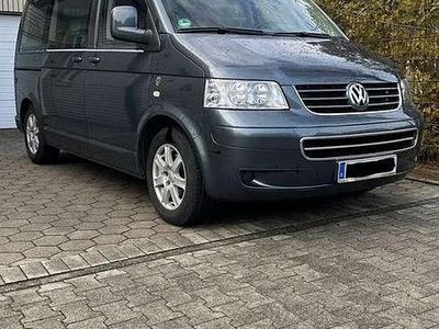 Grau Gebraucht 2006 VW Caravelle Van / Kleinbus | 8.000 € (Fairer Preis)