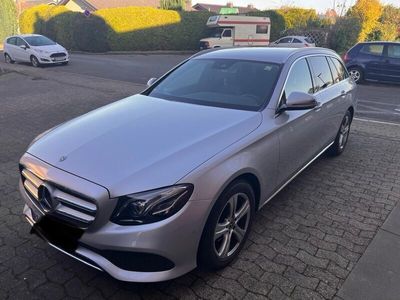 Mercedes E200