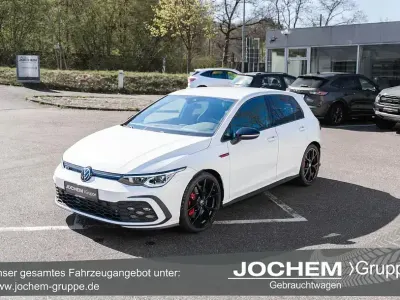 Używany VW Golf VIII Style 245 KM (180 kW) 2022 Biały Sedan/Limuzyna