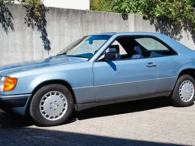 Gebraucht Mercedes 300 179 PS (131 kW) 1988 Blau Coupé