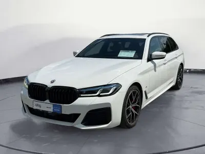 Gebraucht BMW 530 Performance 286 PS (210 kW) 2023 Alpinweiß uni Kombi
