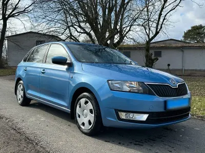 Gebraucht Skoda Rapid Ambition 105 PS (77 kW) 2013 Blau Kleinwagen