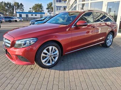 Gebraucht Mercedes C300 245 PS (180 kW) 2019 Hyazinthrot  metalliclack (metallic) Kombi