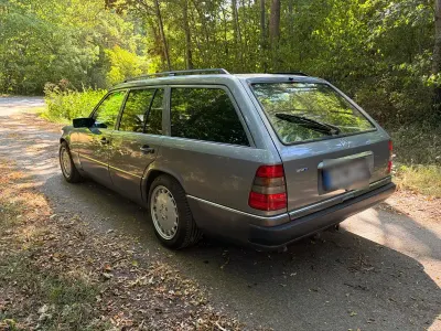 Gebraucht Mercedes E300 180 PS (132 kW) 1992 Silber Kombi