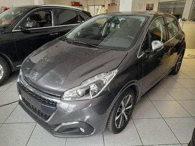 Gebraucht Peugeot 208 Allure 82 PS (60 kW) 2019 Grau Kleinwagen