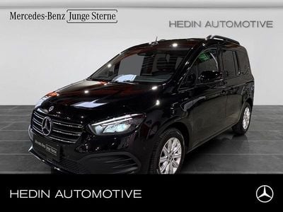Gebraucht Mercedes T180 Progressive 85 PS (62 kW) 2024 Schwarz Van / Kleinbus