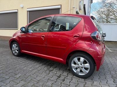 Second-hand Toyota Aygo 68 CP (50 kW) 2010 Roșu Hatchback