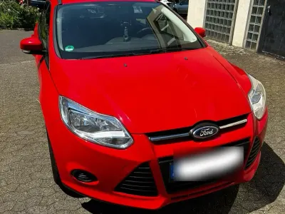 Gebraucht Ford Focus 100 PS (73 kW) 2013 Rot Kombi