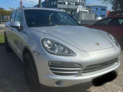 Second-hand Porsche Cayenne 245 CP (180 kW) 2014 Argintiu SUV