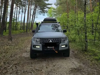 Gebraucht Mitsubishi Pajero Instyle 200 PS (147 kW) 2011 Grau SUV