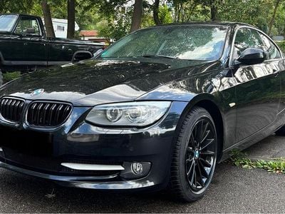 Gebraucht BMW 325 218 PS (160 kW) 2011 Schwarz Coupé