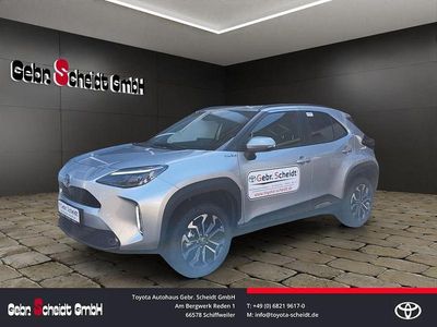 Neu Toyota Yaris Cross 131 PS (96 kW) 2026 Silver metallic SUV