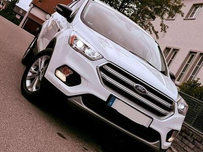 Weiß Gebraucht 2017 Ford Kuga Titanium SUV | 14.500 € (Teuer)