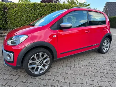 Gebraucht VW up! 75 PS (55 kW) 2014 Rot Kleinwagen