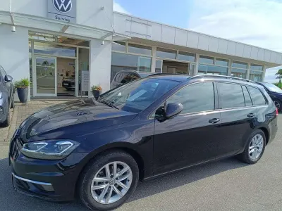 Gebraucht VW Golf VII Comfortline 150 PS (110 kW) 2020 Deep black perleffekt Kombi