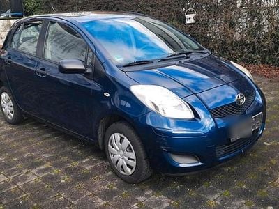 Grau Gebraucht 2009 Toyota Yaris Kleinwagen | 2.300 € (Fairer Preis)