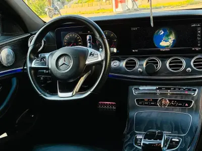 Gebraucht Mercedes E220 AMG line 194 PS (142 kW) 2017 Schwarz Limousine
