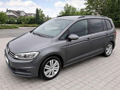 Grau Gebraucht 2016 VW Touran Comfortline Van / Kleinbus | 14.790 € (Guter Preis)
