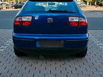 Usata Seat Leon 105 CV (77 kW) 2000 Blu Utilitaria