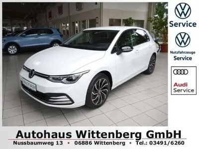 Gebraucht VW Golf VIII Move 150 PS (110 kW) 2023 Weiß Limousine