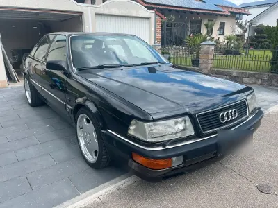Używany Audi V8 280 KM (205 kW) 1992 Czarny Sedan/Limuzyna